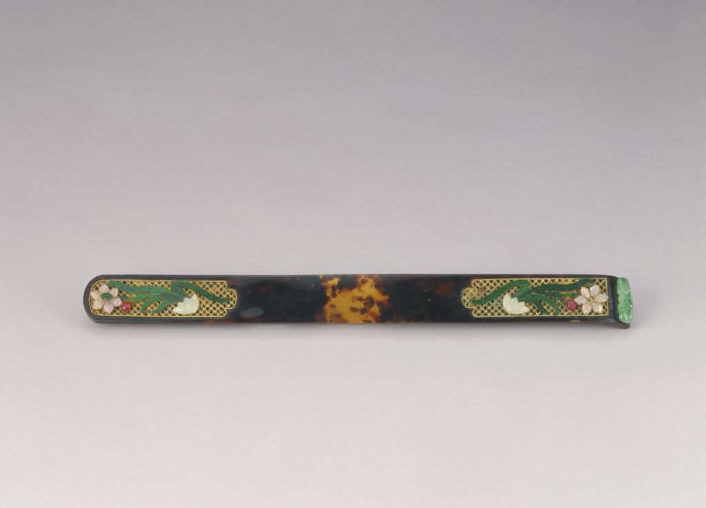 图片[1]-Tortoiseshell inlaid with pearl stone, green flower, flat square-China Archive